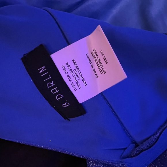 Knee length, light blue glittery dress. US 5-6 true to size. - Picture 4 of 5